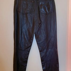 Wilson’s Leather Pants. 100% leather. Size 10, 2 front & back pockets.
